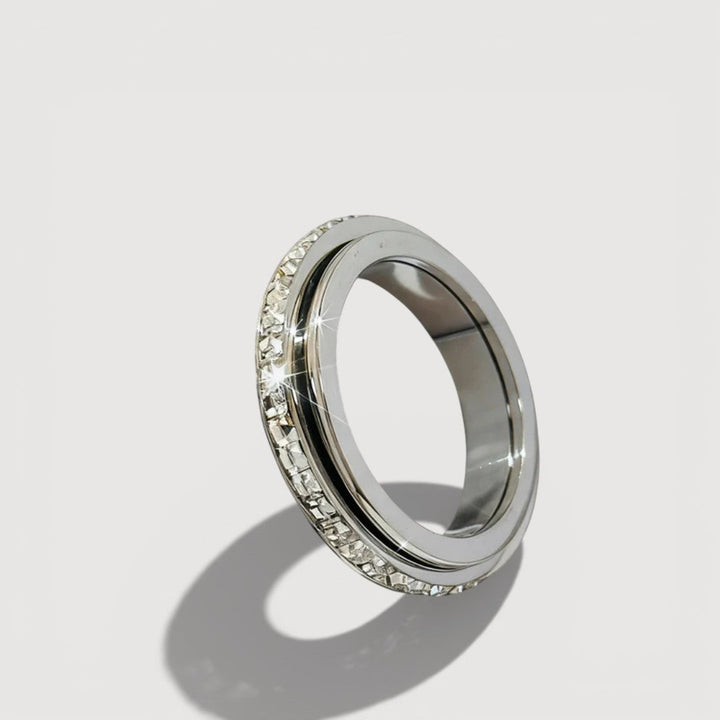 KATH – ELEGANT SPINNER RING