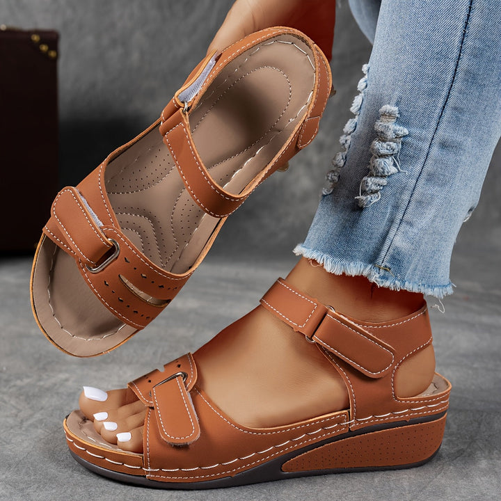 Célima | Stylish orthopaedic sandals