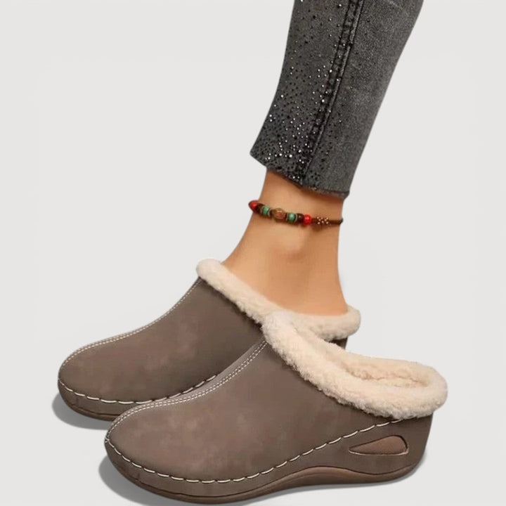 NOVI – COMFORT MULE SLIPPER