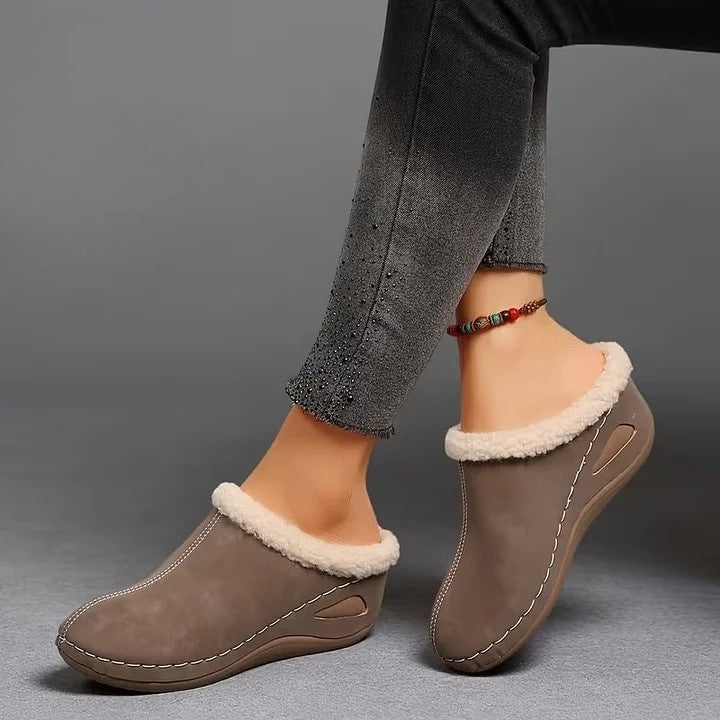 Nova™ – Sandalias slip-on con forro de pelo