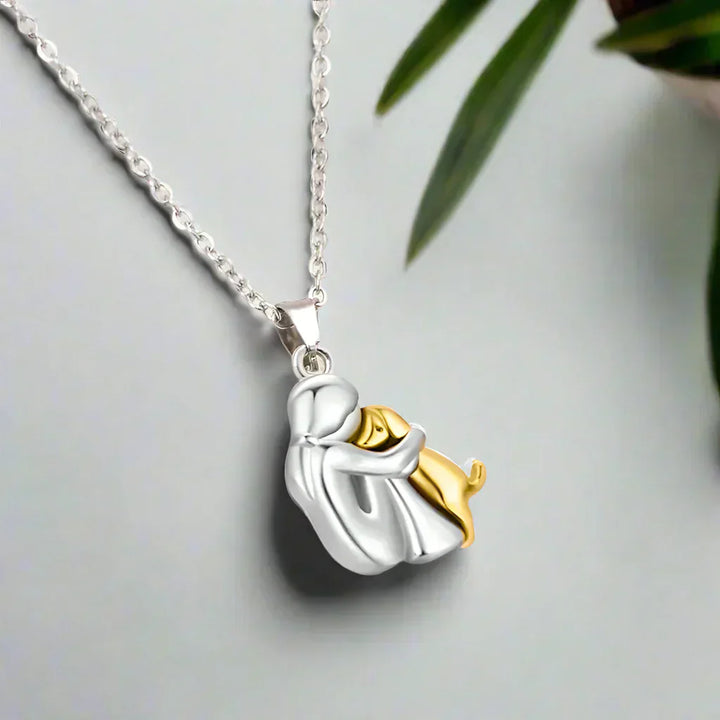 EMMIE – DOG EMBRACE NECKLACE