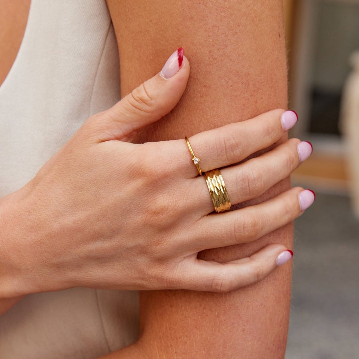 AURELIA – CRYSTAL HOOP EARRINGS